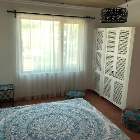 Къща За Гости “ Оазис “ Ет.2 Appartement *